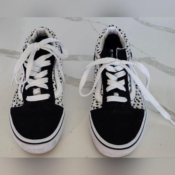 Youth Vans - Picture 1 of 4